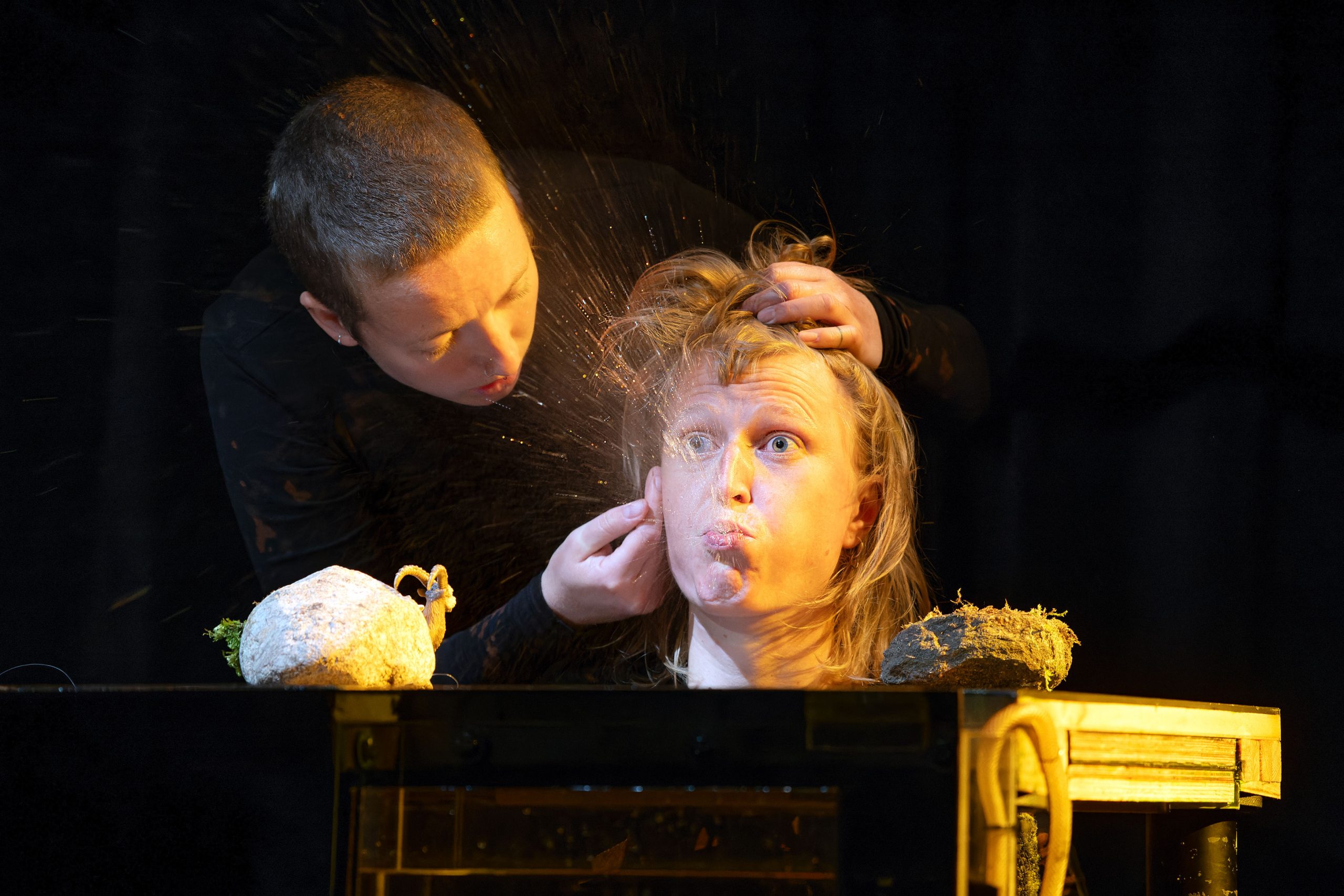 Anfang-Ziege-Ende_Freisprung_2025_Foto_Maren-Winter107-scaled Anfang Ziege Ende - Panne Fatale